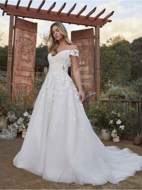 Beloved BL419 BODHI by Casablanca Bridal Wedding Dress - Complete Bridal Set